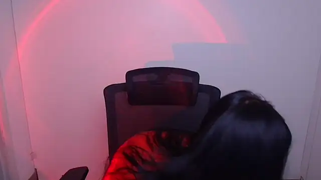 Snapshot of Mona_Esty chatting on October 6, 2025, 11:29 am Mona Esty online show from October 6, 2025, 11:29 am