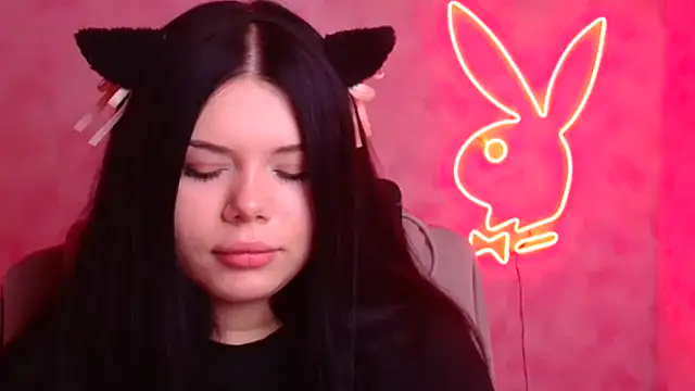 Snapshot of Mona_Esty chatting on November 25, 2025, 6:46 am Mona Esty online show from November 25, 2025, 6:46 am