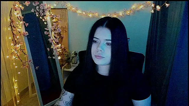 Mona Esty online show from March 4, 2026, 1:39 pm