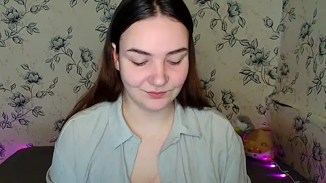 Snapshot of OliviaMontgommery chatting on March 29, 2026, 12:38 pm OliviaMontgommery online show from March 29, 2026, 12:38 pm