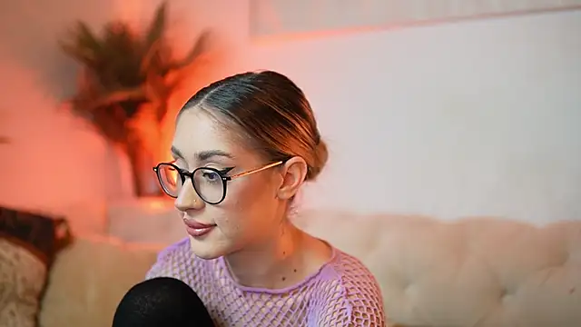 AileenKiss online show from December 20, 2025, 9:22 pm