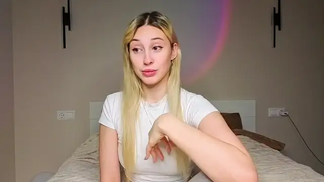 foxy vivi online show from November 5, 2025, 3:34 pm