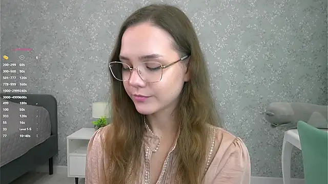 Snapshot of SweetSaraPie chatting on November 13, 2025, 7:24 pm SweetSaraPie online show from November 13, 2025, 7:24 pm