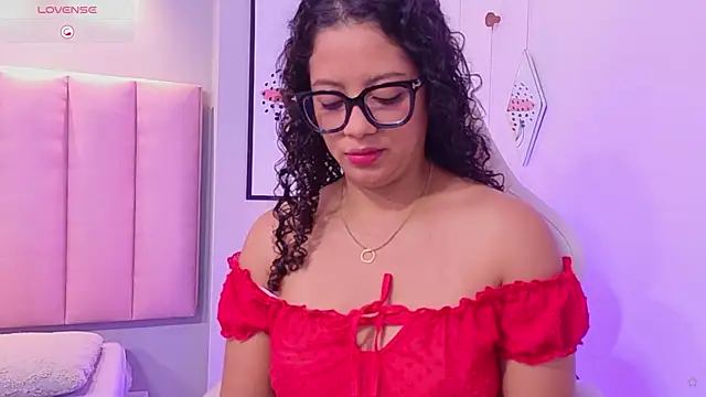 CamilaLevy online show from April 15, 2026, 12:23 pm