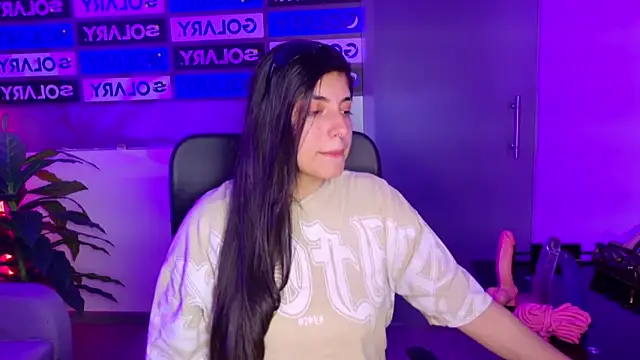 Violetta Swett  online show from October 25, 2025, 1:51 pm