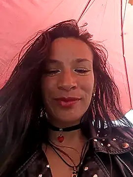 Alanna Foxx  online show from December 4, 2025, 3:10 pm