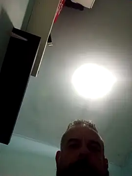 kikecastella online show from October 21, 2025, 2:12 am