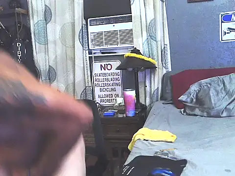 Snapshot of Tommy_Love23 chatting on May 21, 2026, 4:19 am Tommy Love23 online show from May 21, 2026, 4:19 am