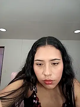 Snapshot of VictoriaVixxen chatting on October 18, 2025, 2:47 am VictoriaVixxen online show from October 18, 2025, 2:47 am