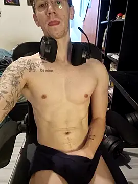 SweetGoodBoy22 online show from October 28, 2025, 3:25 pm