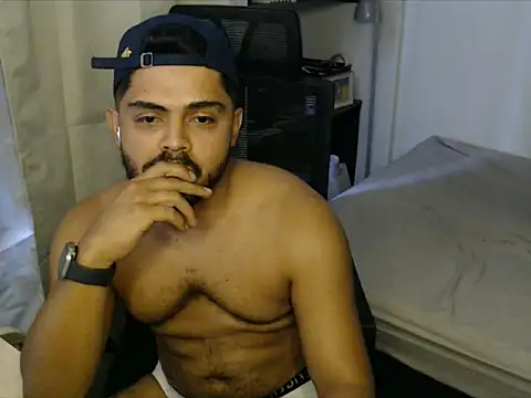 Snapshot of kevyn_Stone chatting on November 3, 2025, 5:36 pm kevyn Stone online show from November 3, 2025, 5:36 pm