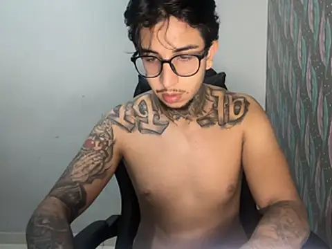 RealGdiass online show from April 22, 2026, 1:52 am