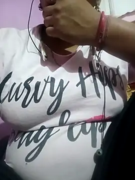 Snapshot of Priyanka_hot54 chatting on October 31, 2025, 9:32 am Priyanka hot54 online show from October 31, 2025, 9:32 am