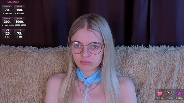 MonicaShiny online show from November 24, 2025, 7:13 pm