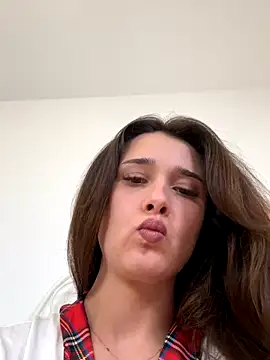 Snapshot of MayaVonDe chatting on November 4, 2025, 6:40 pm MayaVonDe online show from November 4, 2025, 6:40 pm