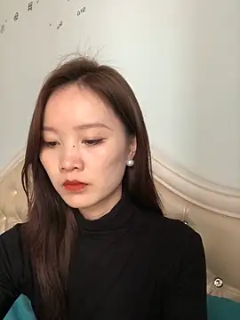 Snapshot of Mile-m chatting on December 21, 2025, 6:09 am Mile-m online show from December 21, 2025, 6:09 am