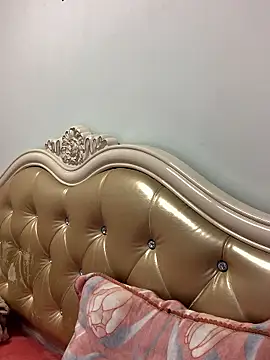 Snapshot of Mile-m chatting on January 10, 2026, 8:49 am Mile-m online show from January 10, 2026, 8:49 am