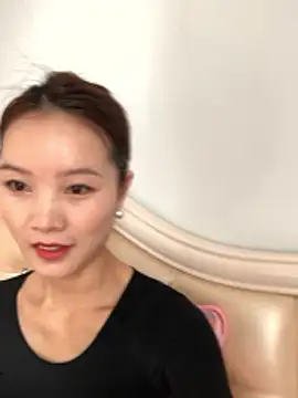 Snapshot of Mile-m chatting on January 14, 2026, 4:29 am Mile-m online show from January 14, 2026, 4:29 am