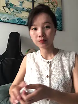 Snapshot of Mile-m chatting on June 2, 2026, 7:32 am Mile-m online show from June 2, 2026, 7:32 am