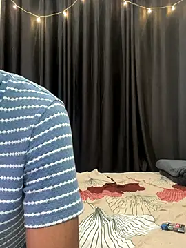 Snapshot of vickyandtania chatting on December 14, 2025, 5:18 pm vickyandtania online show from December 14, 2025, 5:18 pm