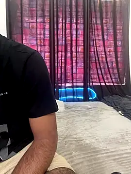 vickyandtania online show from January 6, 2026, 9:46 am