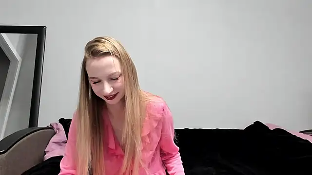 Snapshot of sophieryder chatting on October 12, 2025, 9:19 am sophieryder online show from October 12, 2025, 9:19 am