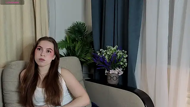 Snapshot of ToniaRoehr chatting on October 17, 2025, 8:22 pm ToniaRoehr online show from October 17, 2025, 8:22 pm