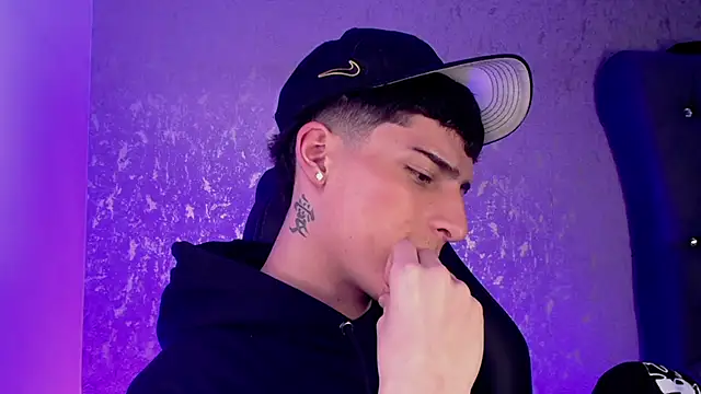 MateoMitchell online show from November 21, 2025, 9:57 pm