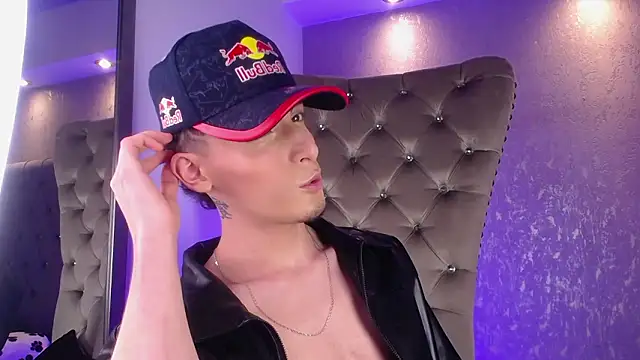 MateoMitchell online show from March 25, 2026, 4:51 am