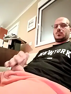 Snapshot of arksex32 chatting on April 12, 2026, 10:04 pm arksex32 online show from April 12, 2026, 10:04 pm