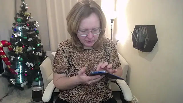 VestaWoody online show from December 21, 2025, 7:26 am