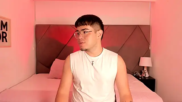 Snapshot of thiago_occonor chatting on October 8, 2025, 12:25 pm thiago occonor online show from October 8, 2025, 12:25 pm