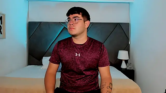 Snapshot of thiago_occonor chatting on October 27, 2025, 12:20 pm thiago occonor online show from October 27, 2025, 12:20 pm