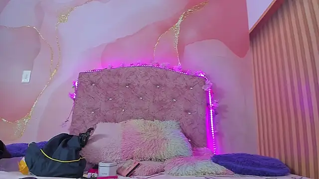 Malory  Jones online show from November 12, 2025, 6:41 pm