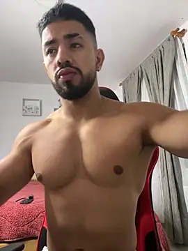 Ezzio Scolaro online show from February 3, 2026, 12:53 am