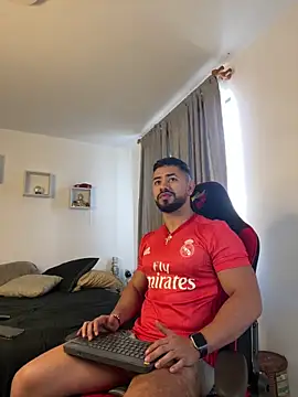 Ezzio Scolaro online show from March 11, 2026, 9:21 pm