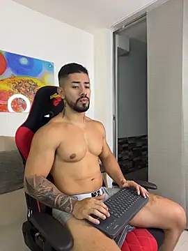 Snapshot of Ezzio_Scolaro chatting on June 21, 2026, 1:08 am Ezzio Scolaro online show from June 21, 2026, 1:08 am