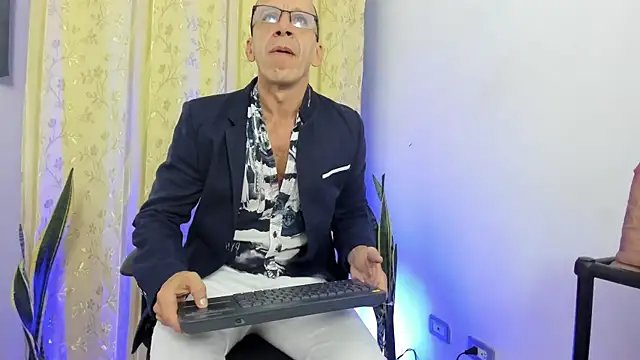 Snapshot of _axelking_ chatting on May 8, 2026, 11:37 am axelking online show from May 8, 2026, 11:37 am