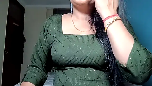 Snapshot of horny_milf_couple chatting on April 22, 2026, 7:26 pm horny milf couple online show from April 22, 2026, 7:26 pm