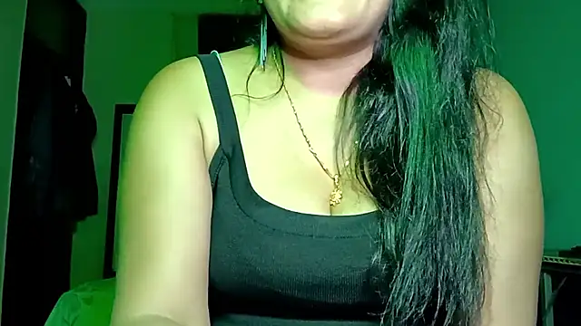 Snapshot of horny_milf_couple chatting on May 15, 2026, 6:37 pm horny milf couple online show from May 15, 2026, 6:37 pm