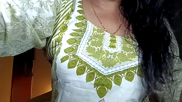 Snapshot of horny_milf_couple chatting on June 10, 2026, 9:25 pm horny milf couple online show from June 10, 2026, 9:25 pm