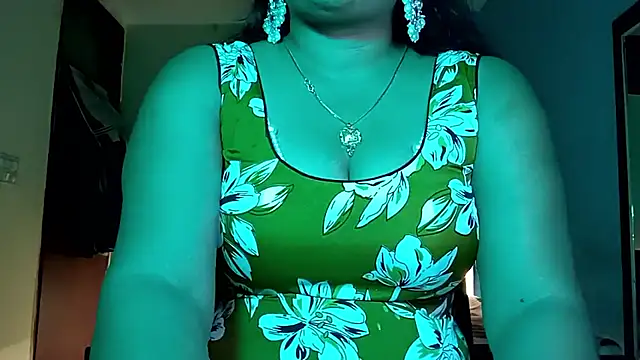 Snapshot of horny_milf_couple chatting on June 30, 2026, 7:59 pm horny milf couple online show from June 30, 2026, 7:59 pm