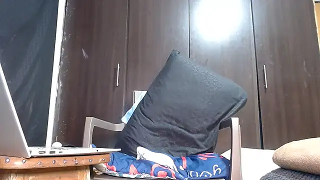 imsammytop online show from December 3, 2025, 10:57 am