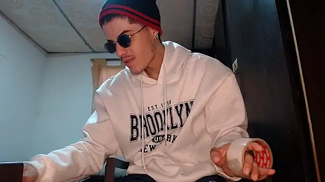 imsammytop online show from March 21, 2026, 12:10 pm