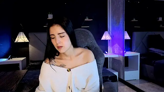 giapearl25 online show from November 14, 2025, 12:59 pm