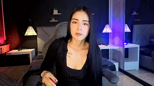 giapearl25 online show from November 23, 2025, 6:08 pm