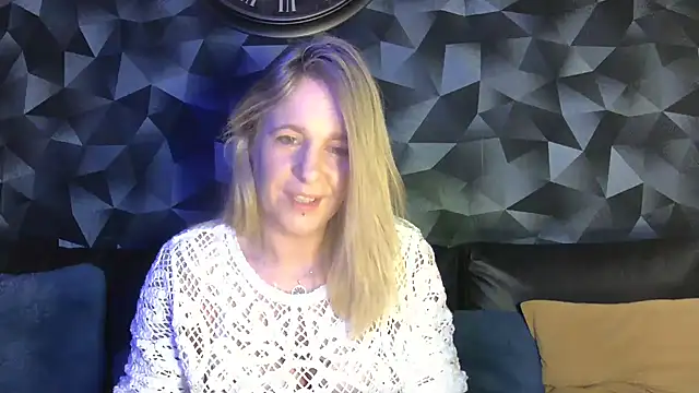 Delichieuse5 online show from March 30, 2026, 7:48 pm