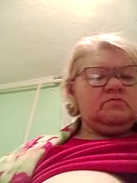 Snapshot of LusiyaGold5 chatting on January 8, 2026, 2:36 am LusiyaGold5 online show from January 8, 2026, 2:36 am