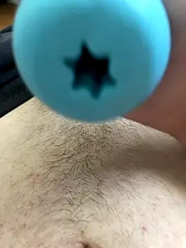 maksinka2006 online show from November 16, 2025, 8:03 pm