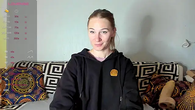 Snapshot of Amalia_Mio chatting on October 12, 2025, 11:48 pm Amalia Mio online show from October 12, 2025, 11:48 pm